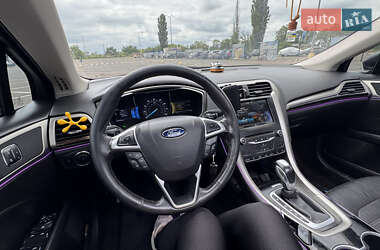 Седан Ford Fusion 2014 в 