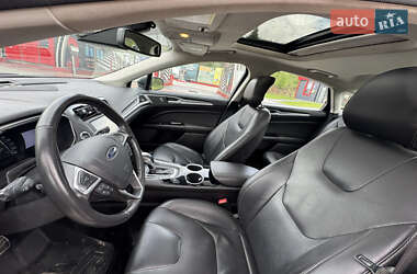 Седан Ford Fusion 2013 в 