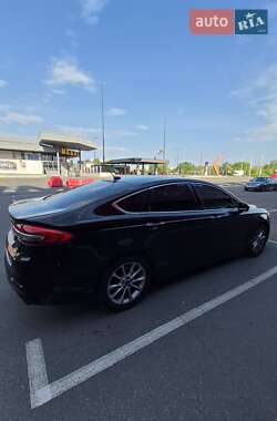 Седан Ford Fusion 2017 в 