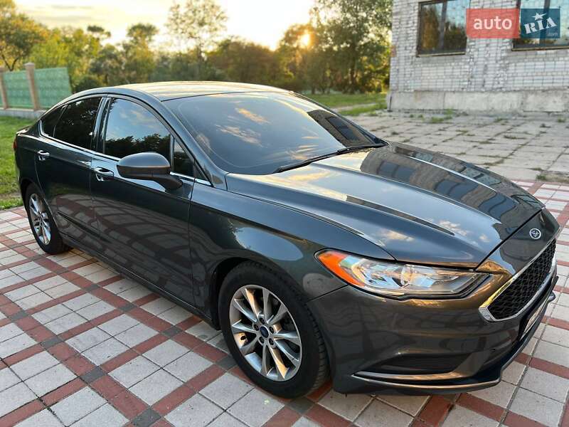 Седан Ford Fusion 2016 в 