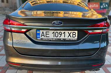 Седан Ford Fusion 2016 в 