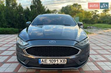 Седан Ford Fusion 2016 в 