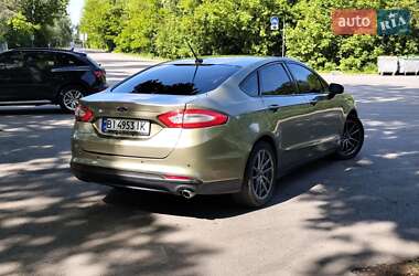 Седан Ford Fusion 2013 в 