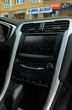 Седан Ford Fusion 2012 в 