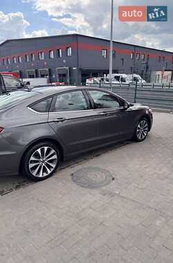 Седан Ford Fusion 2019 в 