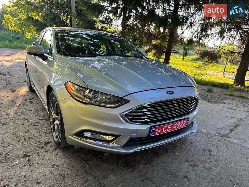 Седан Ford Fusion 2016 в Львове