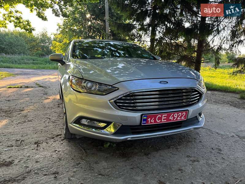 Седан Ford Fusion 2016 в Львове