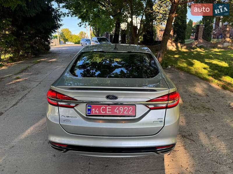 Седан Ford Fusion 2016 в Львове