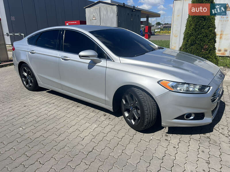 Седан Ford Fusion 2013 в Мукачевому