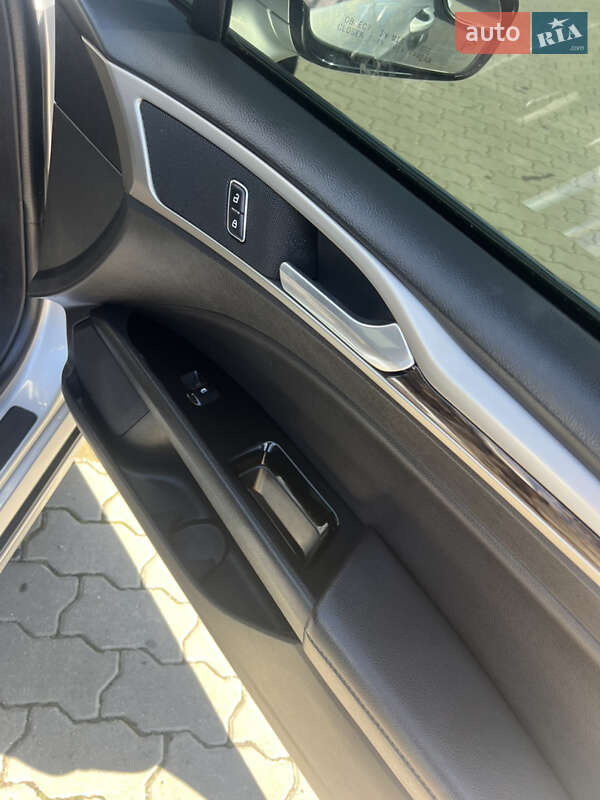 Седан Ford Fusion 2013 в Мукачевому