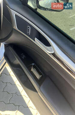 Седан Ford Fusion 2013 в 
