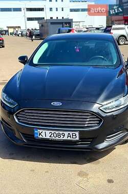 Седан Ford Fusion 2015 в 