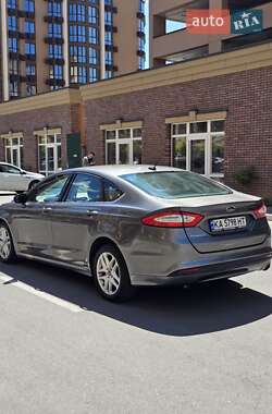 Седан Ford Fusion 2014 в 