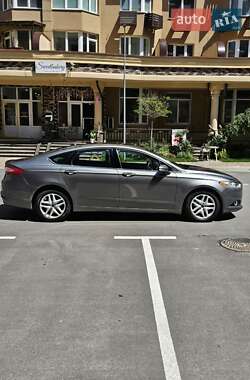 Седан Ford Fusion 2014 в 