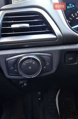 Седан Ford Fusion 2014 в 
