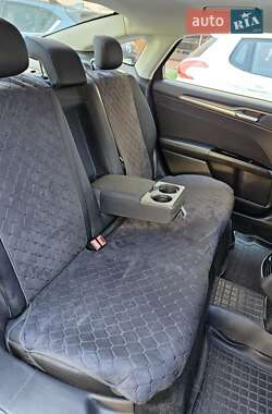 Седан Ford Fusion 2014 в 