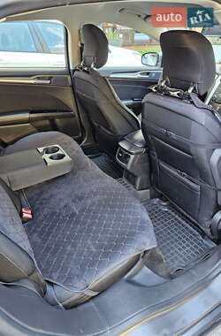 Седан Ford Fusion 2014 в 