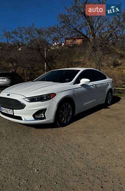 Седан Ford Fusion 2020 в 