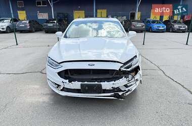 Седан Ford Fusion 2017 в 