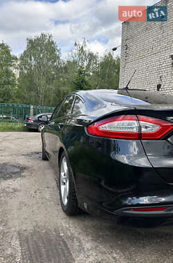 Седан Ford Fusion 2014 в 