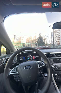 Седан Ford Fusion 2014 в 