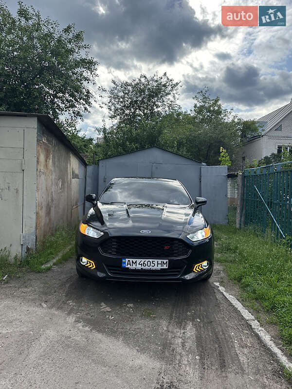 Седан Ford Fusion 2014 в 