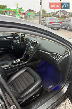 Седан Ford Fusion 2017 в 