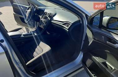Седан Ford Fusion 2017 в 
