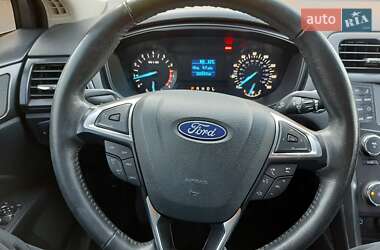Седан Ford Fusion 2017 в 