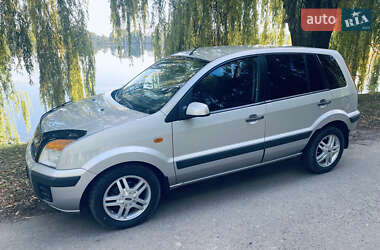 Хэтчбек Ford Fusion 2008 в 