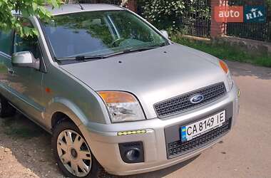 Хэтчбек Ford Fusion 2011 в 