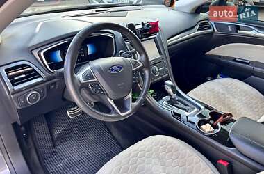 Седан Ford Fusion 2015 в 