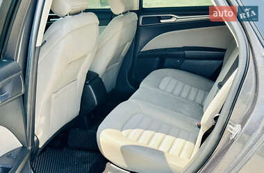 Седан Ford Fusion 2016 в 