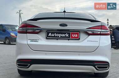 Седан Ford Fusion 2017 в 