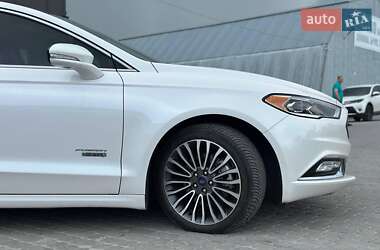 Седан Ford Fusion 2017 в 