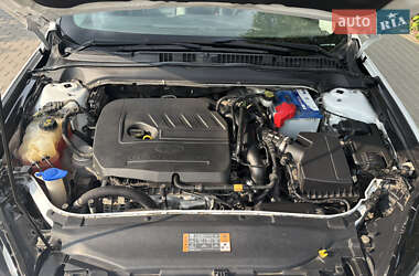 Седан Ford Fusion 2015 в 