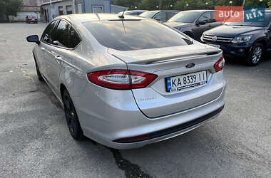 Седан Ford Fusion 2016 в 