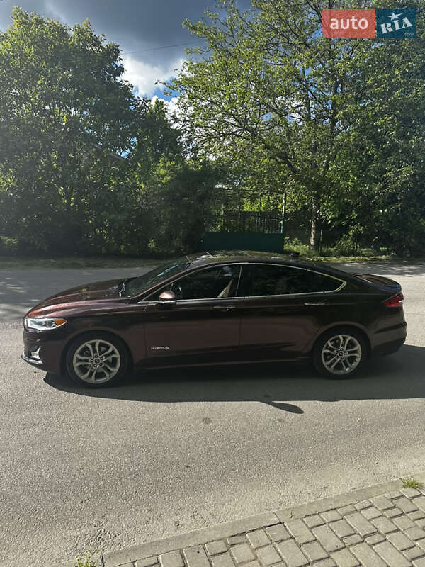 Седан Ford Fusion 2019 в Одесі
