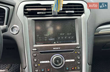 Седан Ford Fusion 2015 в 