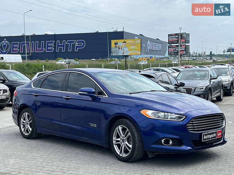 Седан Ford Fusion 2015 в Львове