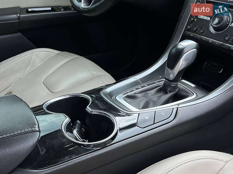 Седан Ford Fusion 2015 в Львове
