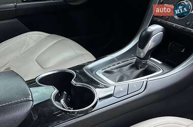 Седан Ford Fusion 2015 в 