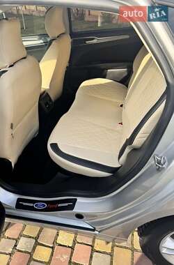 Седан Ford Fusion 2018 в 