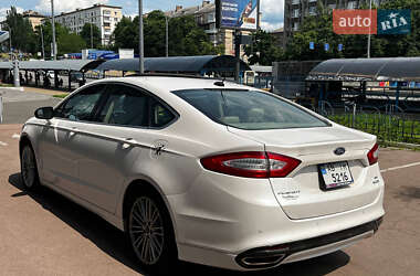 Седан Ford Fusion 2016 в 