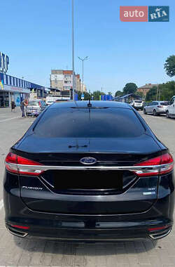 Седан Ford Fusion 2017 в 
