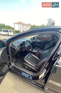 Седан Ford Fusion 2017 в 