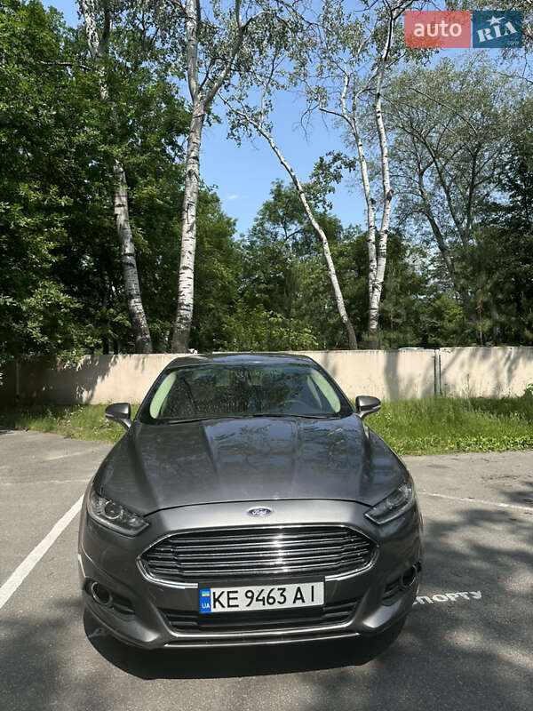Седан Ford Fusion 2013 в Новомосковську
