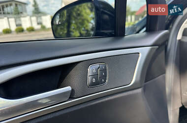 Седан Ford Fusion 2015 в 