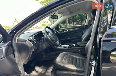 Седан Ford Fusion 2015 в 