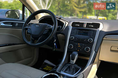 Седан Ford Fusion 2014 в 